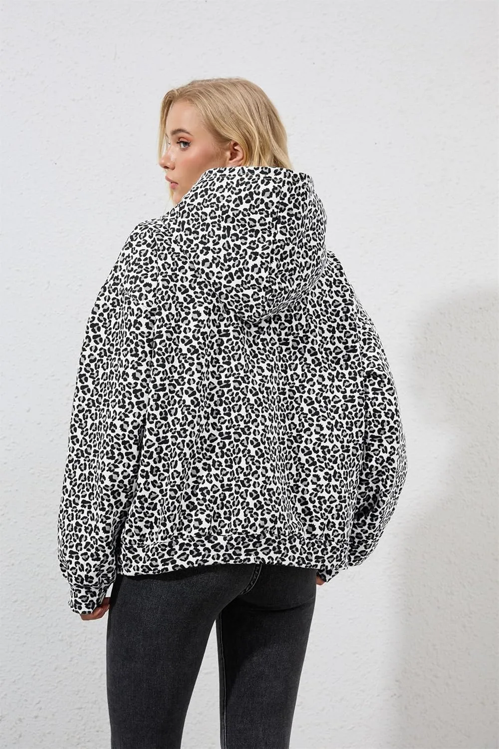 Leopard Print Oversized Hoodie for Men Women Cheetah Graphic Printed Hooded Sweatshirts Streetwear Pullover Hoodies