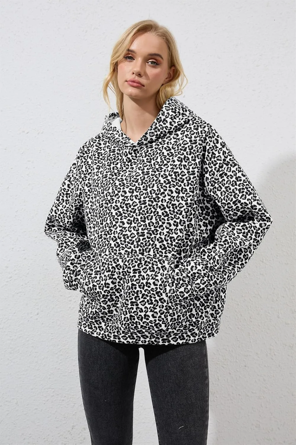 Leopard Print Oversized Hoodie for Men Women Cheetah Graphic Printed Hooded Sweatshirts Streetwear Pullover Hoodies