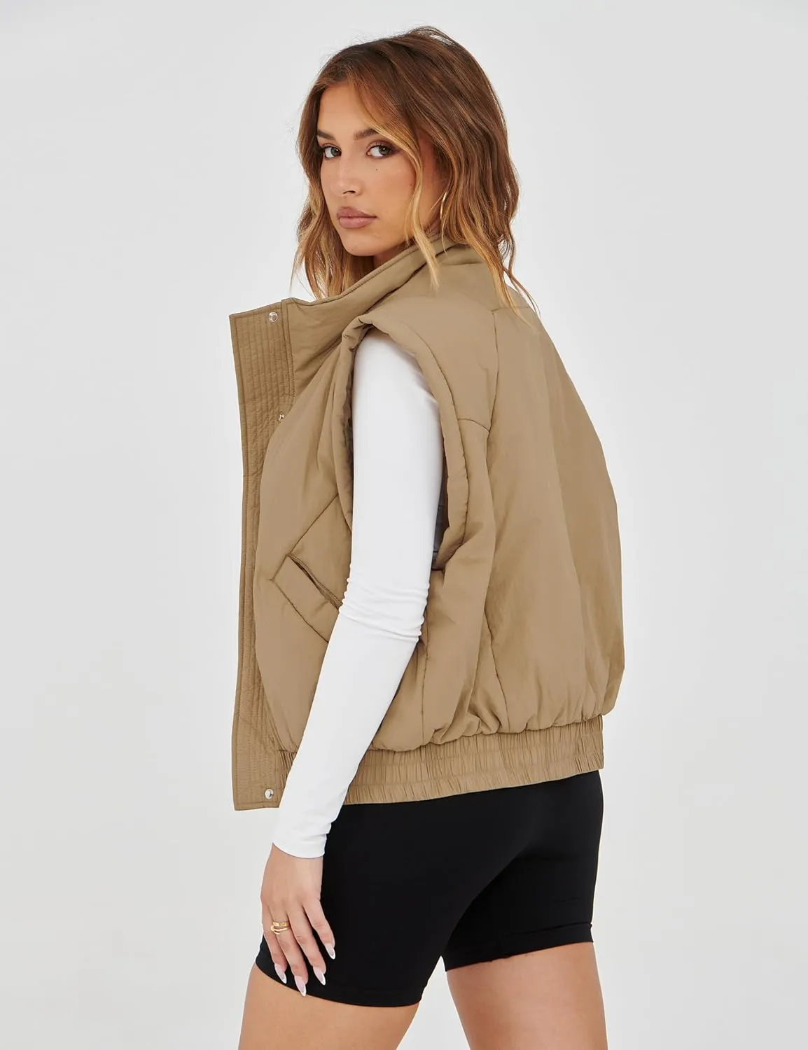 Lviefent Womens Puffer Vest Cropped Lightweight Button Down Quilted Vest Sleeveless Padded Gilet Coat with Pockets